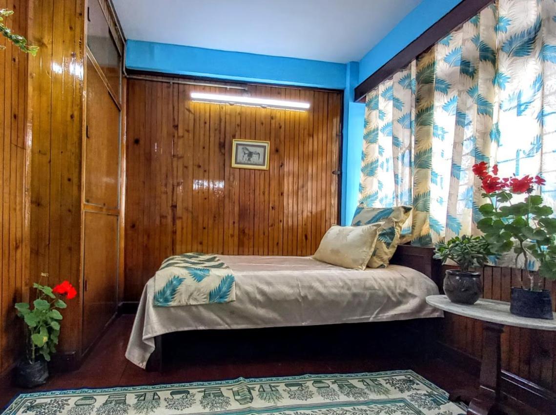 West Point Backpackers Hostel Дарджилинг Экстерьер фото