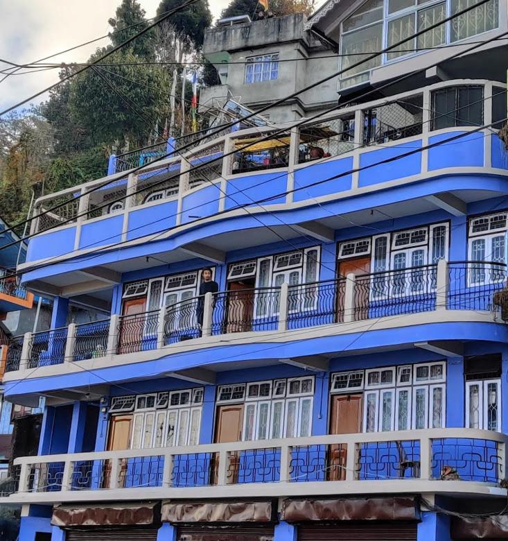 West Point Backpackers Hostel Дарджилинг Экстерьер фото