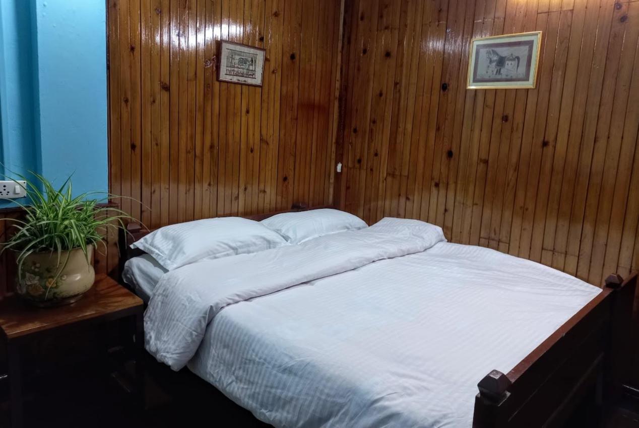 West Point Backpackers Hostel Дарджилинг Экстерьер фото