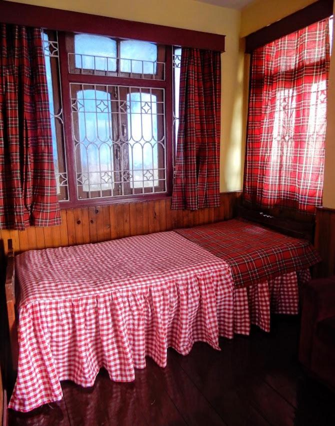 West Point Backpackers Hostel Дарджилинг Экстерьер фото