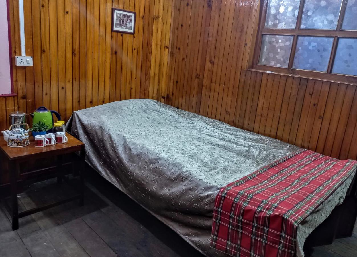 West Point Backpackers Hostel Дарджилинг Экстерьер фото