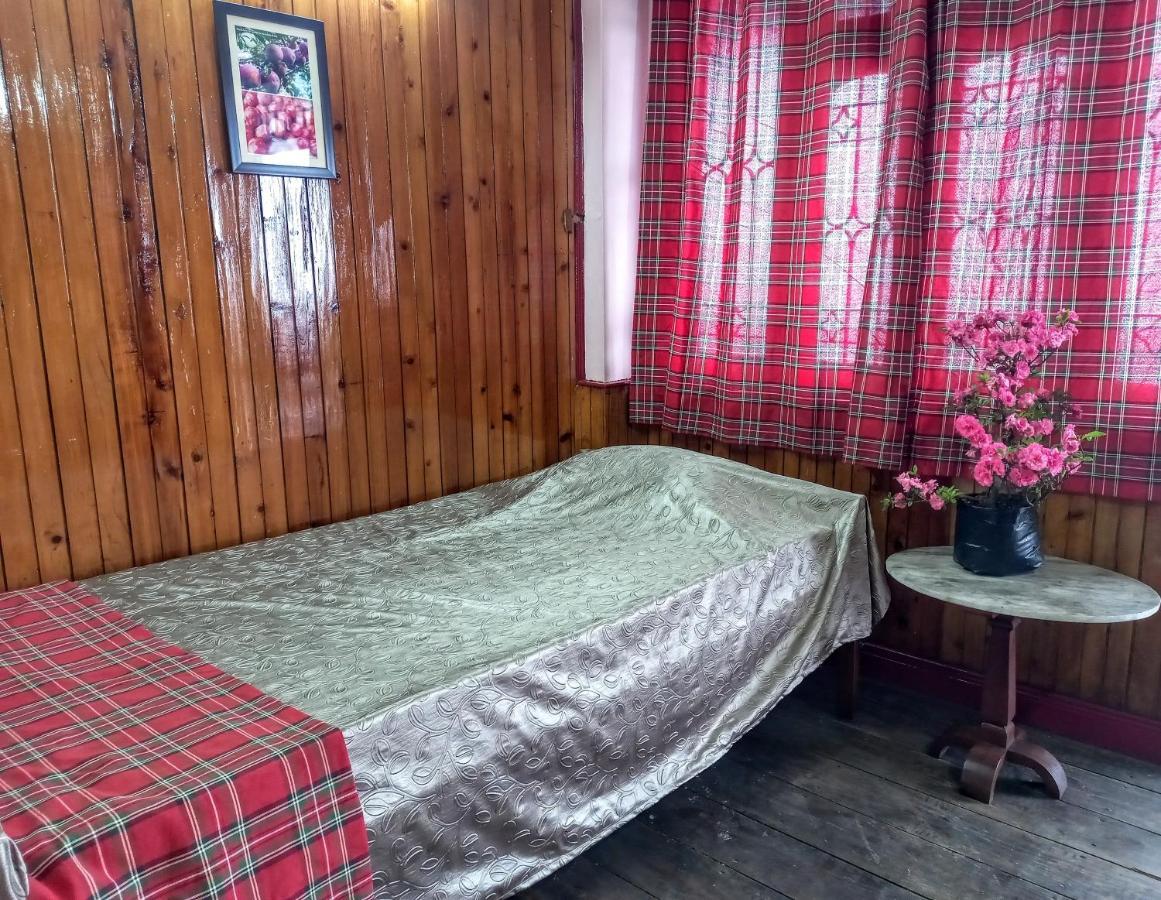 West Point Backpackers Hostel Дарджилинг Экстерьер фото